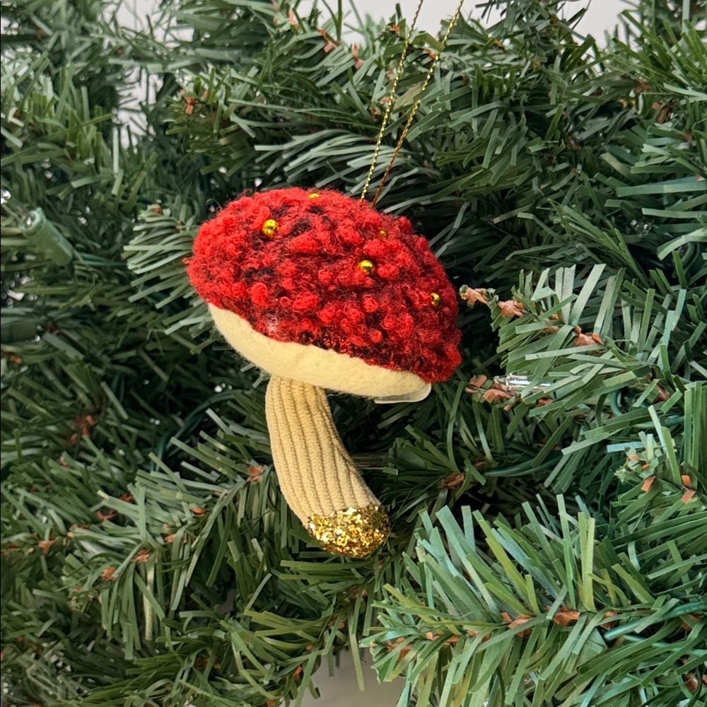 NWT Wondershop Felt Christmas Tree Mushroon Ornament